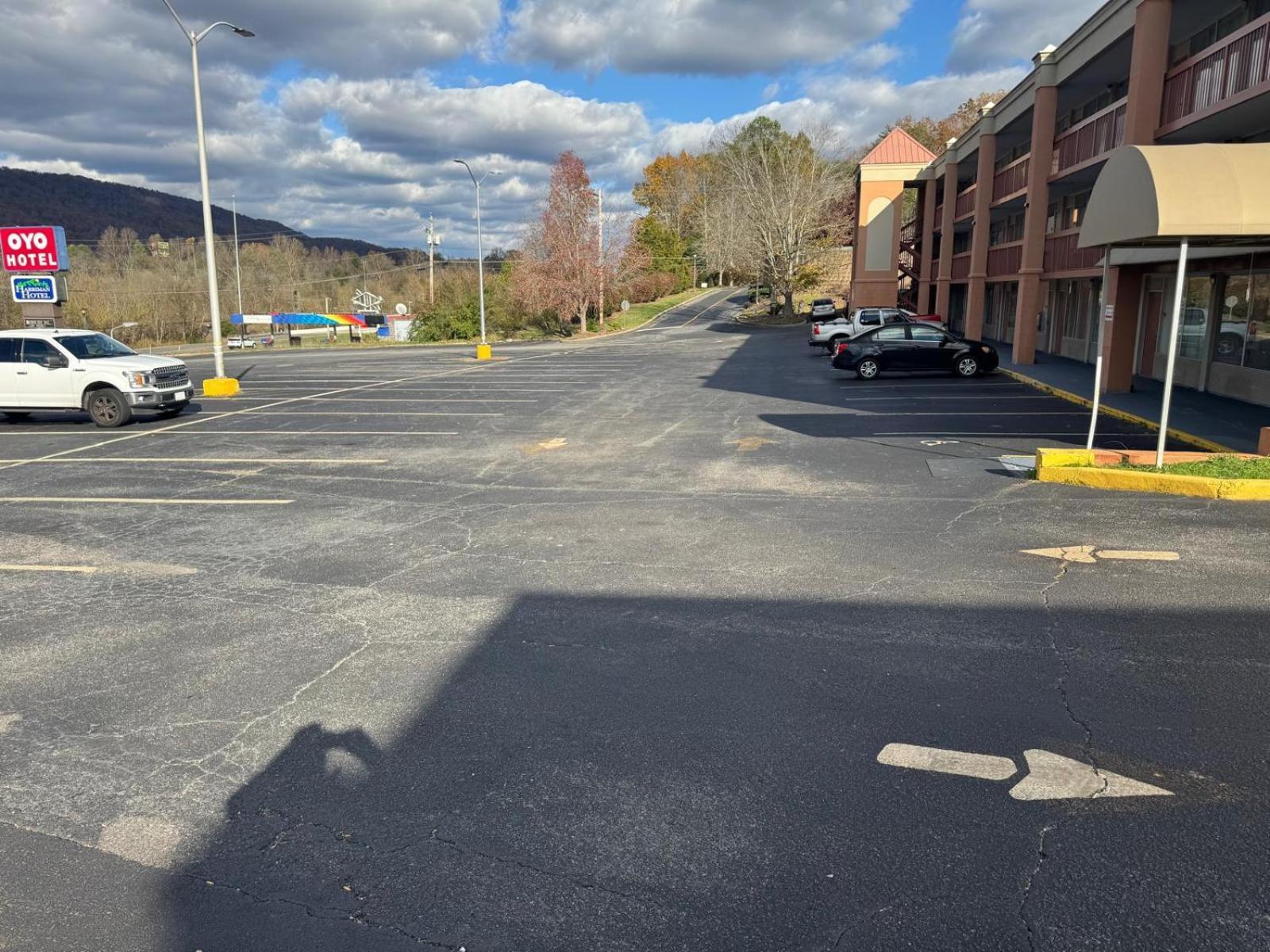 Oyo Hotel Harriman Near I-40 Exterior photo